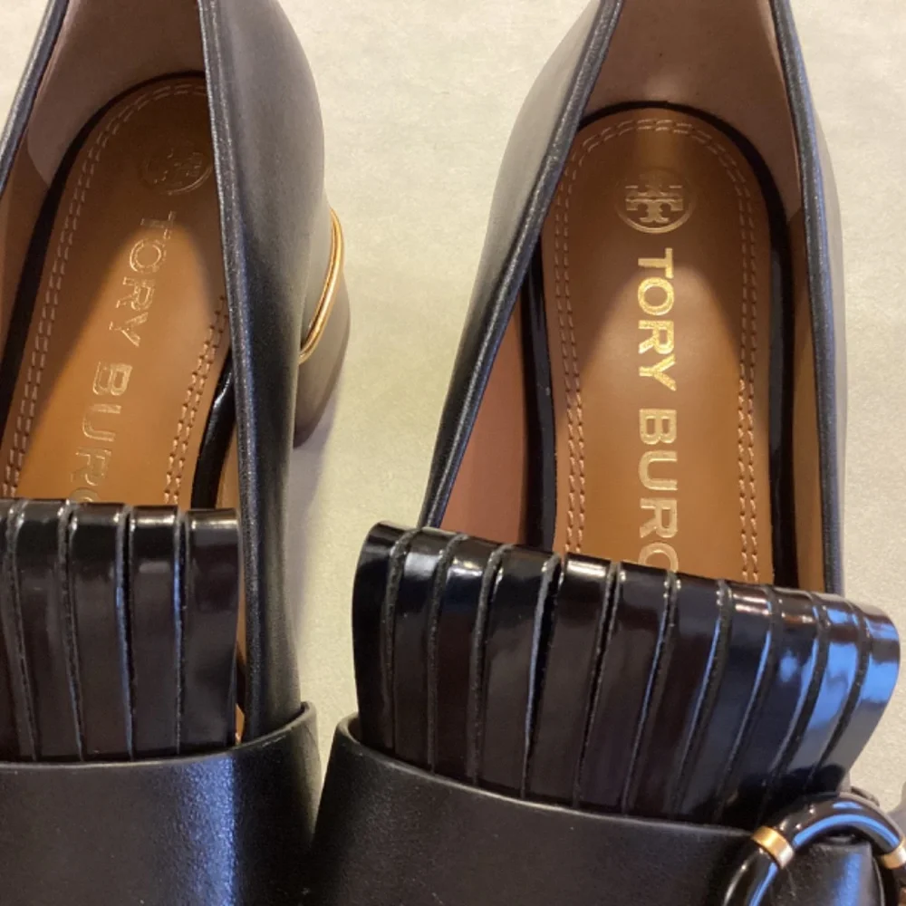 TORY BURCH LEATHER SHOES SIZE 8 - Picture 4 of 10
